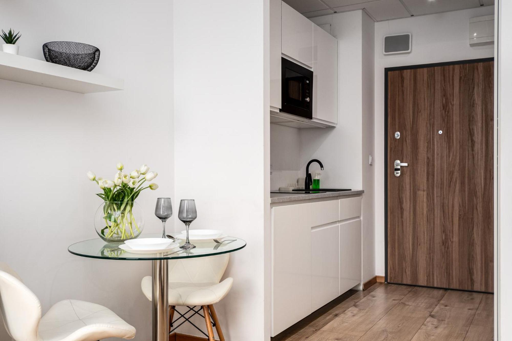 Prymasa Tysiaclecia 83A Free Garage By Perfect Apart Варшава Екстериор снимка